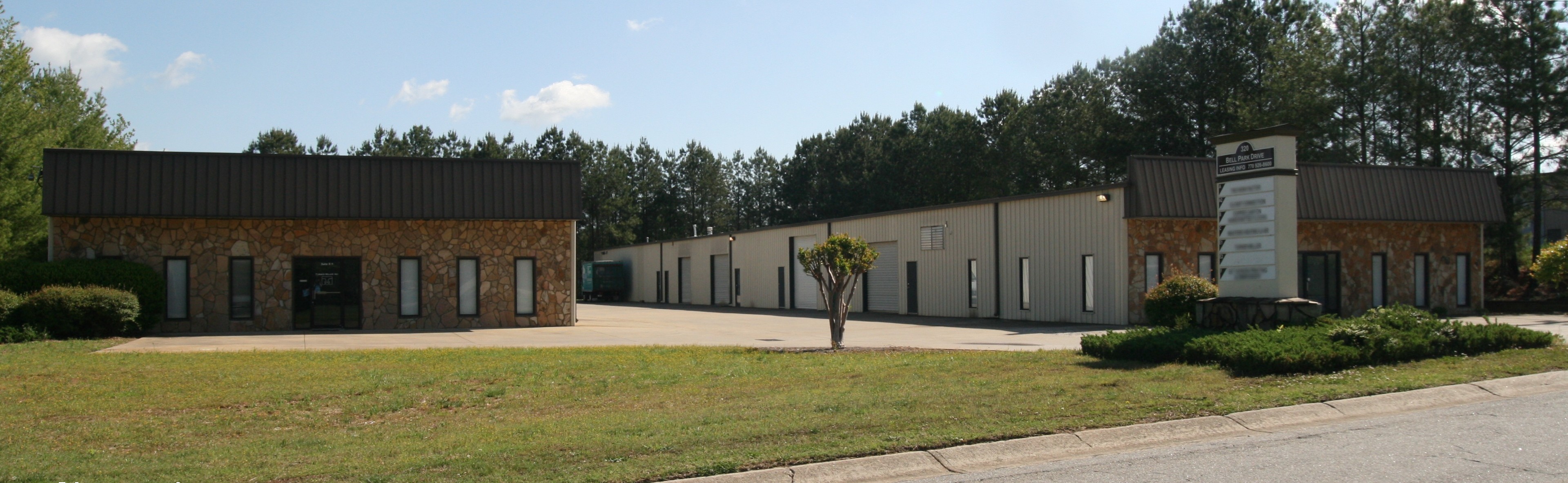 320 Bell Park Small Business Warehouse & Office Space